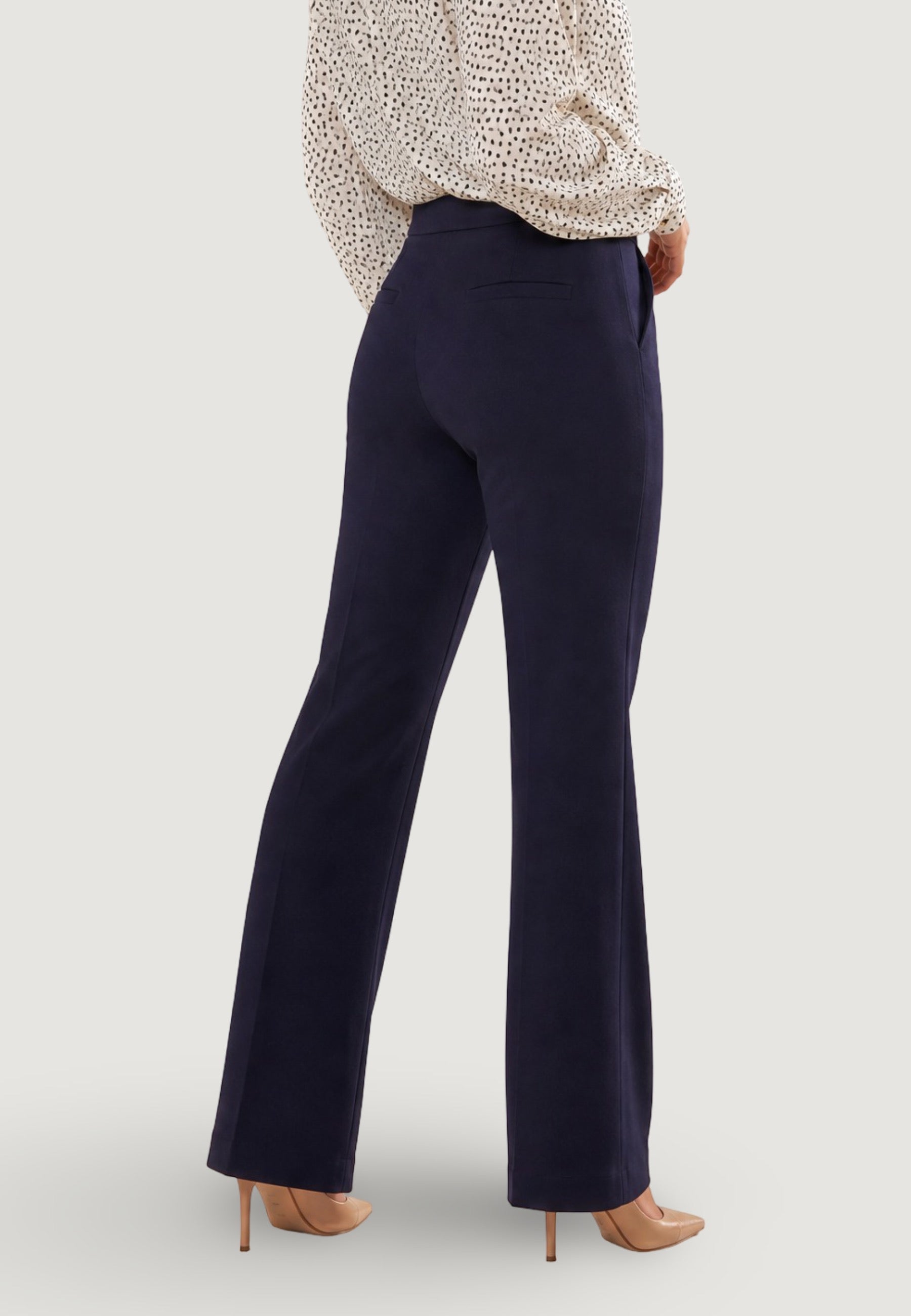 Pantaloni Svasati