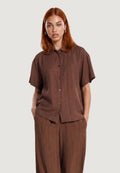 CAMICIA CRINKLE CON MANICA CORTA E FONDO STONDATO