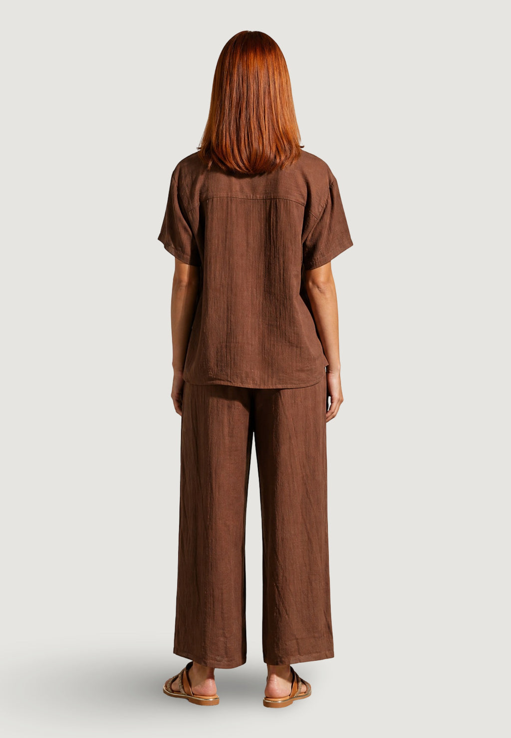 CAMICIA CRINKLE CON MANICA CORTA E FONDO STONDATO