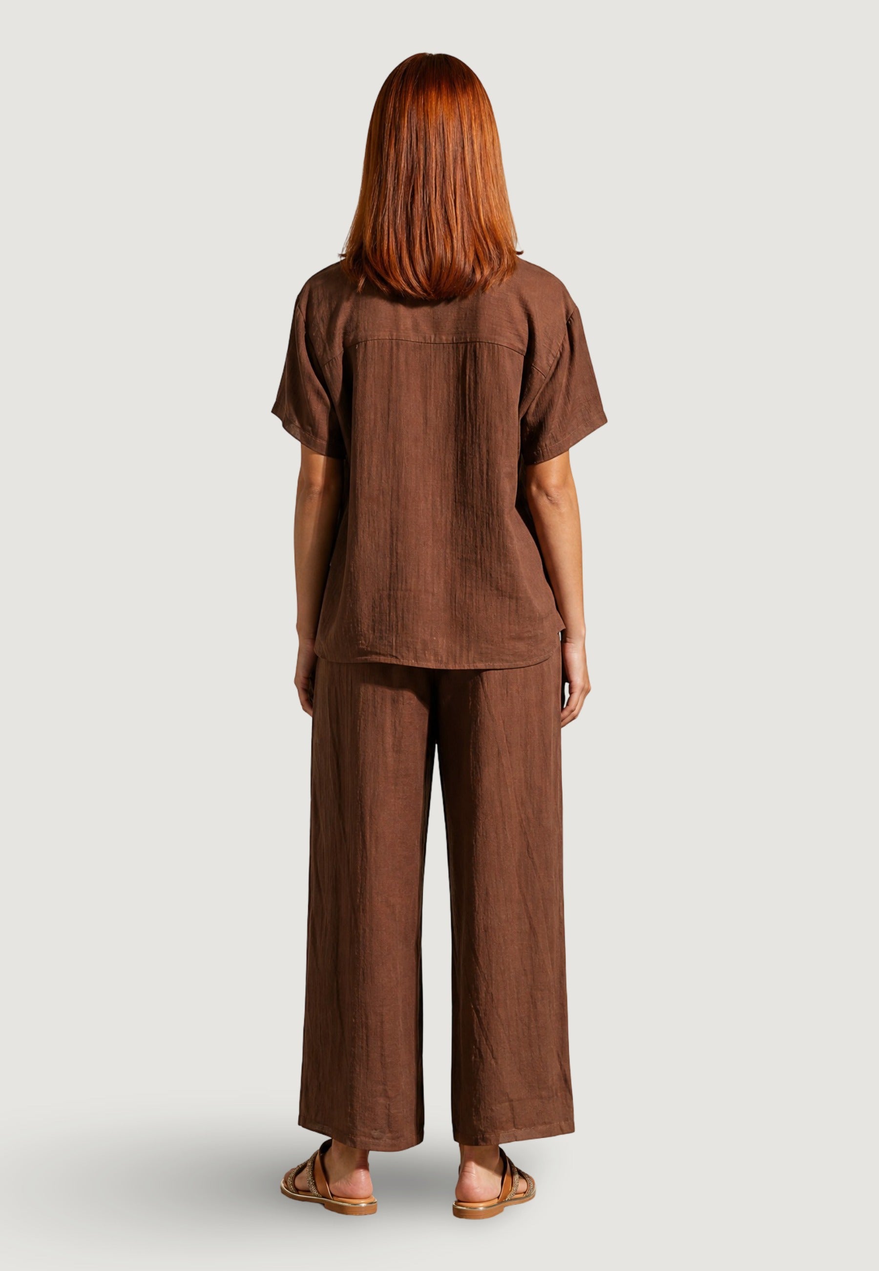 CAMICIA CRINKLE CON MANICA CORTA E FONDO STONDATO