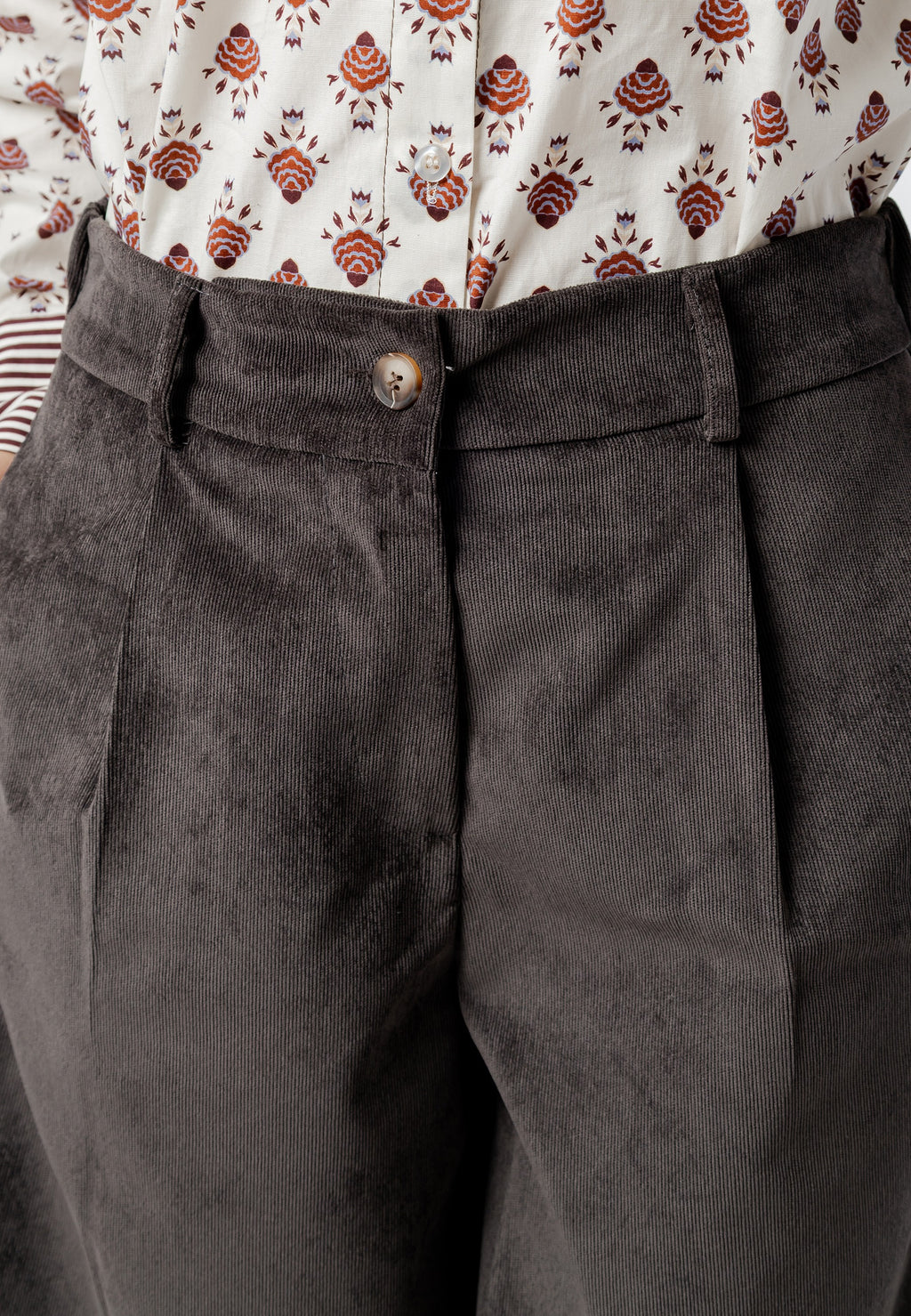 alice cord pleat shorts