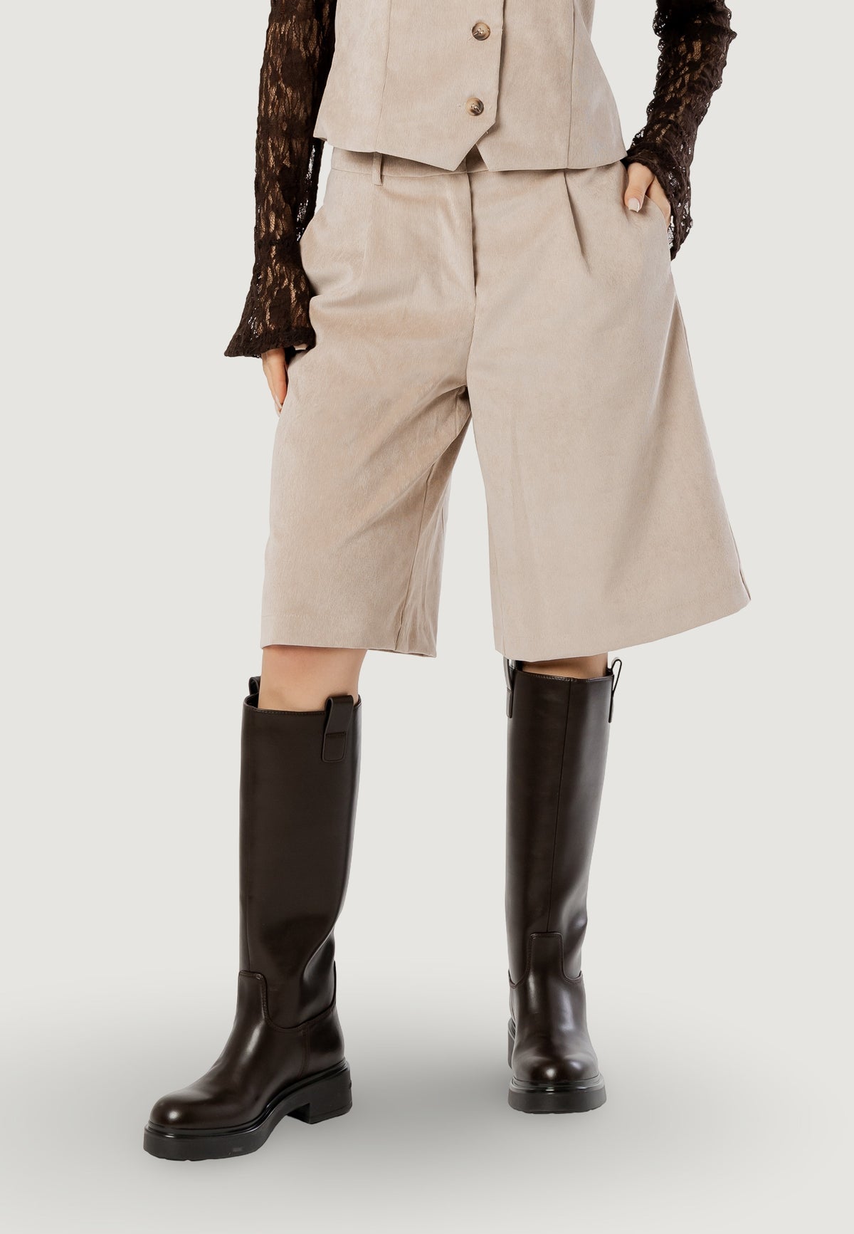 alice cord pleat shorts